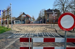 Het kruispunt Hegedyk/Hoofdstraat is afgesloten voor alle verkeer.