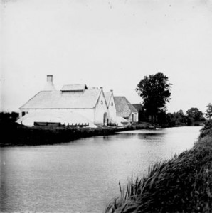 De kalkbranderij aan de vaart tussen Terwispel en Gorredijk anno 1900-1950.