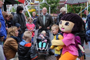 Meet & Greet met tekenfilmheld Dora. (c) Henk Stoelwinder