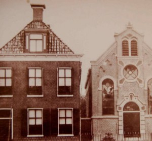 De oude doopsgezinde kerk aan de Langewal.