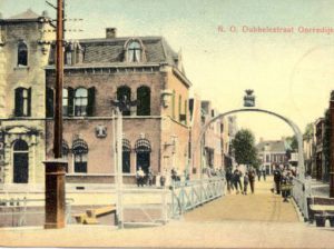 De Hoofdbrug van Gorredijk rond 1900, nu Gerke Numanbrug.