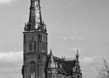 Historische filmbeelden van verplaatsing kerkklokken naar Gorredijk